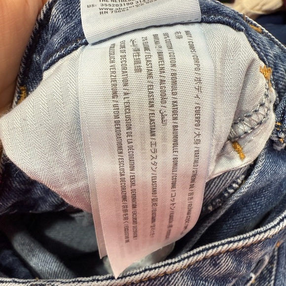 Hollister Women's Curvy Ultra High-Rise Mom Jeans, Size 1S, Washed Blue - Picture 6 of 6